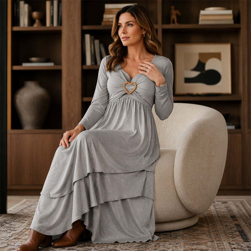 ✨👗 Vestido midi em camadas com detalhe em forma de coração – Corte em A que realça a silhueta e tecido leve, ideal para viagens ou encontros
