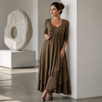 ✨👗 Vestido midi em camadas com detalhe em forma de coração – Corte em A que realça a silhueta e tecido leve, ideal para viagens ou encontros
