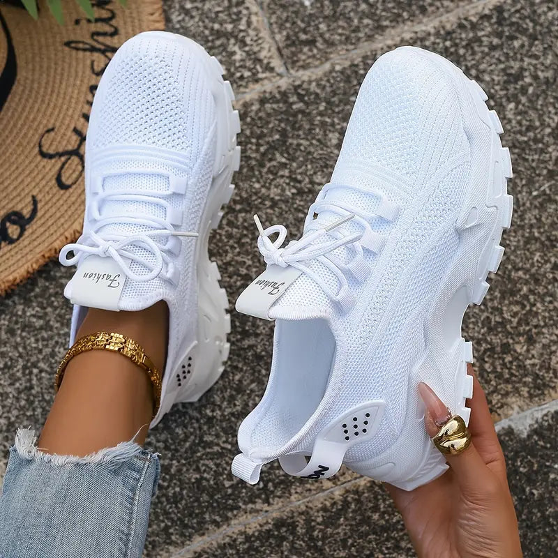 Comfortable and breathable trainers for women