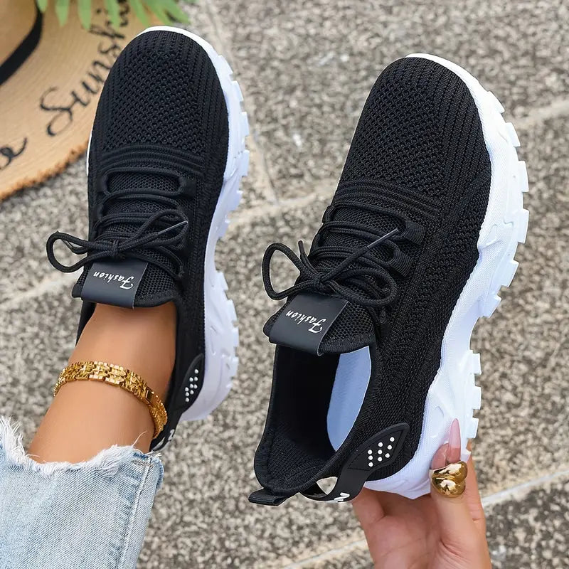 Comfortable and breathable trainers for women