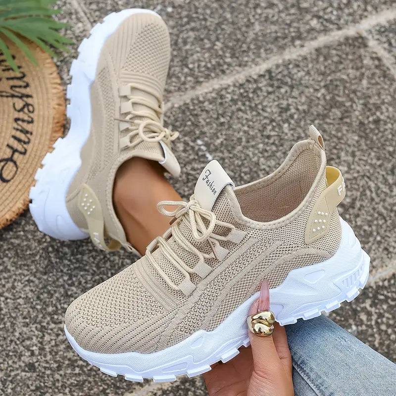Comfortable and breathable trainers for women