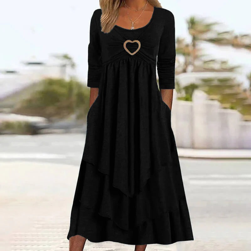 ✨👗 Vestido midi em camadas com detalhe em forma de coração – Corte em A que realça a silhueta e tecido leve, ideal para viagens ou encontros