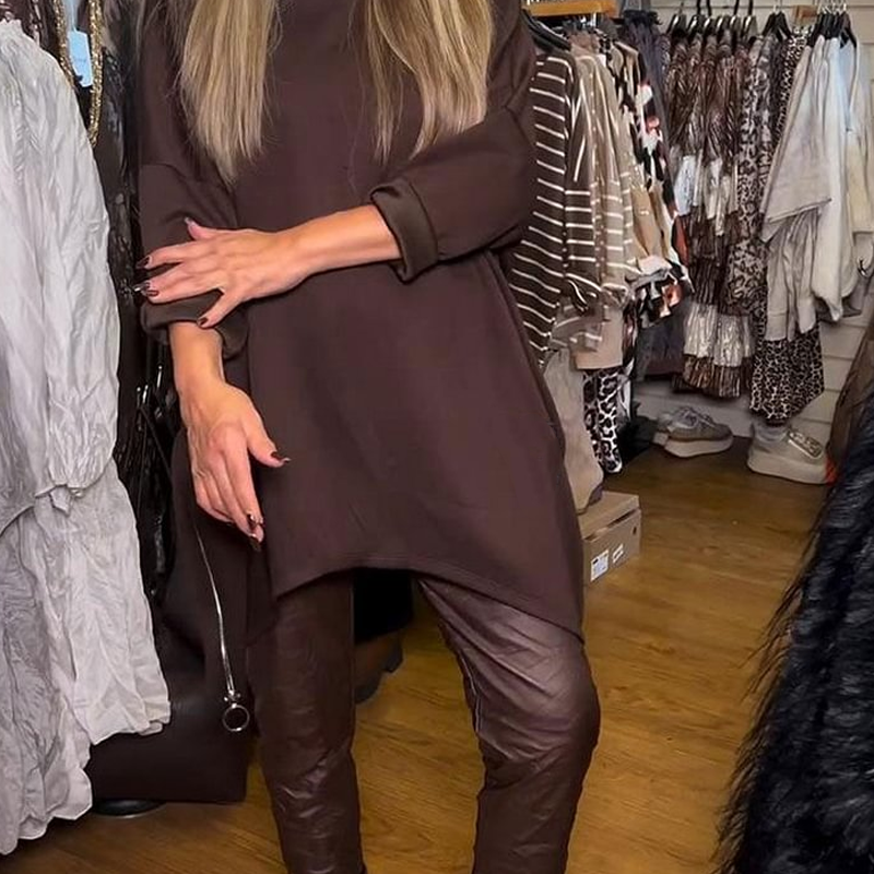 🔥Oferta ograniczona czasowo – dwuczęściowy zestaw składający się z luźnej bluzki o nieregularnym kroju i jednolitych spodni