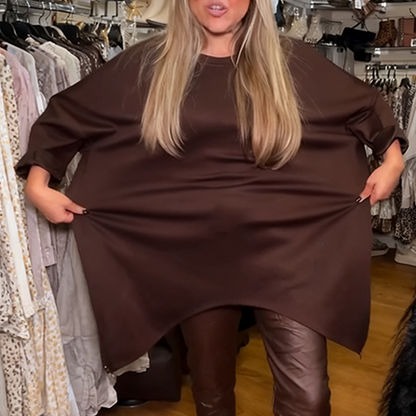 🔥Oferta ograniczona czasowo – dwuczęściowy zestaw składający się z luźnej bluzki o nieregularnym kroju i jednolitych spodni