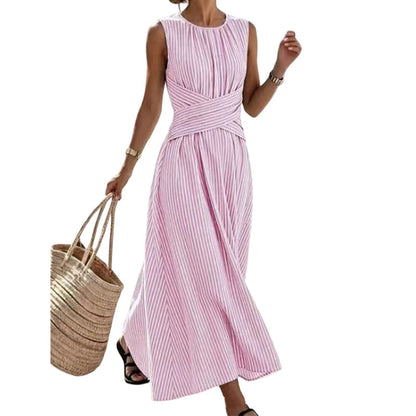 ✨ 🎀 Vestido sem mangas às riscas – Riscas clássicas e caimento lisonjeador – Elegância natural para qualquer ocasião.