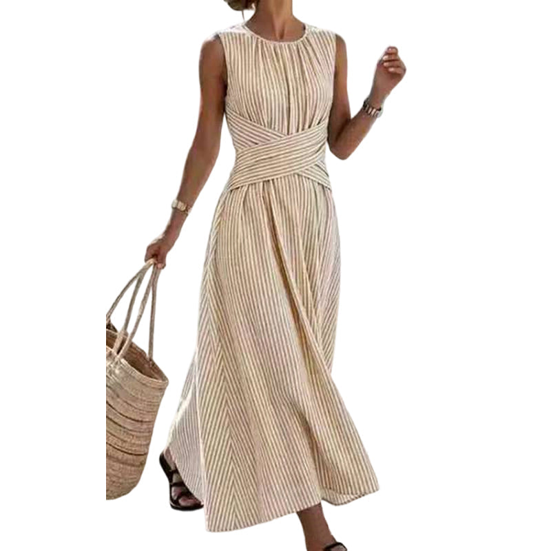 ✨ 🎀 Vestido sem mangas às riscas – Riscas clássicas e caimento lisonjeador – Elegância natural para qualquer ocasião.