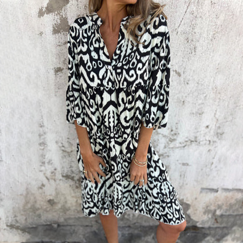 ✨👗Vestido com decote em V, estampado e mangas três quartos