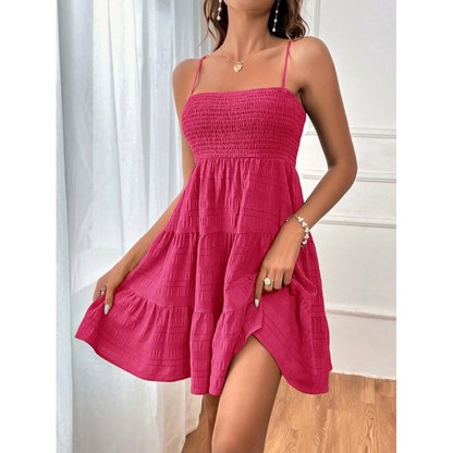 ✨👗Mini-vestido feminino com franzido e camadas – alças ajustáveis, peito elástico e corte em A arejado ✨