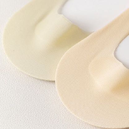 Meias de senhora tipo sapatilha, de corte baixo, em tela transparente e ultra-invisíveis