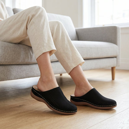 Mules femininas com plataforma e design perfurado, sem atacadores