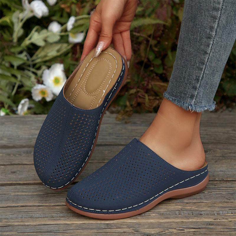 Mules femininas com plataforma e design perfurado, sem atacadores