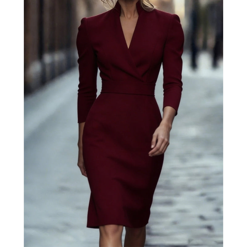 ✨👗Vestido justo e elegante com gola alta e decote em V