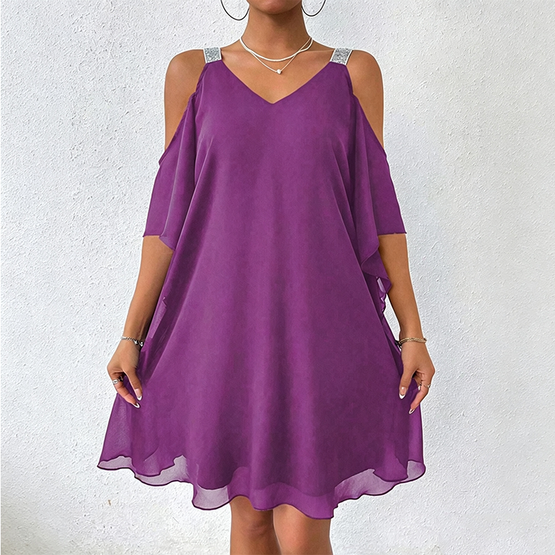 ✨ 💃Vestido comprido com decote em V e ombros à mostra – Recortes modernos e um corte elegante – Arrase em qualquer evento.