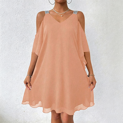 ✨ 💃Vestido comprido com decote em V e ombros à mostra – Recortes modernos e um corte elegante – Arrase em qualquer evento.