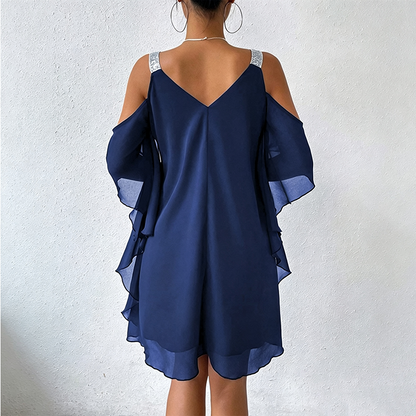 ✨ 💃Vestido comprido com decote em V e ombros à mostra – Recortes modernos e um corte elegante – Arrase em qualquer evento.