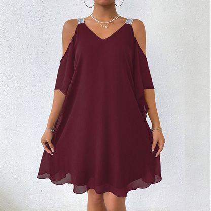 ✨ 💃Vestido comprido com decote em V e ombros à mostra – Recortes modernos e um corte elegante – Arrase em qualquer evento.