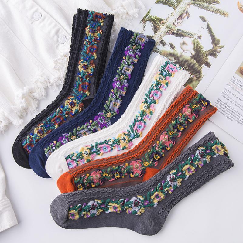 🎅Promoción de Navidad🔥 - Compre 2 y llévese 3 gratis💟Calcetines vintage con bordado floral (5 pares)